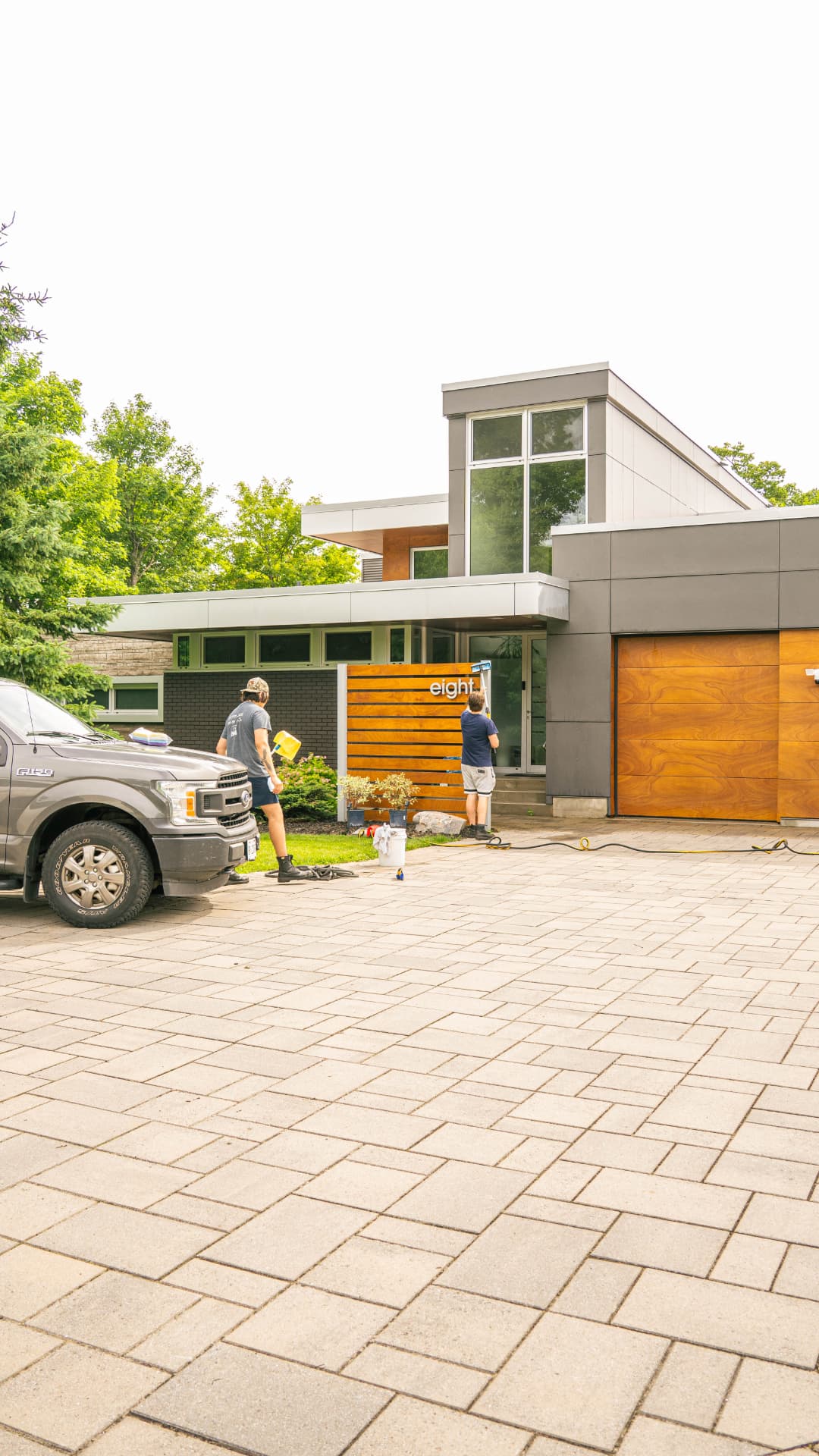 Whole-home glass — Two-person crews on modern builds across North Bay