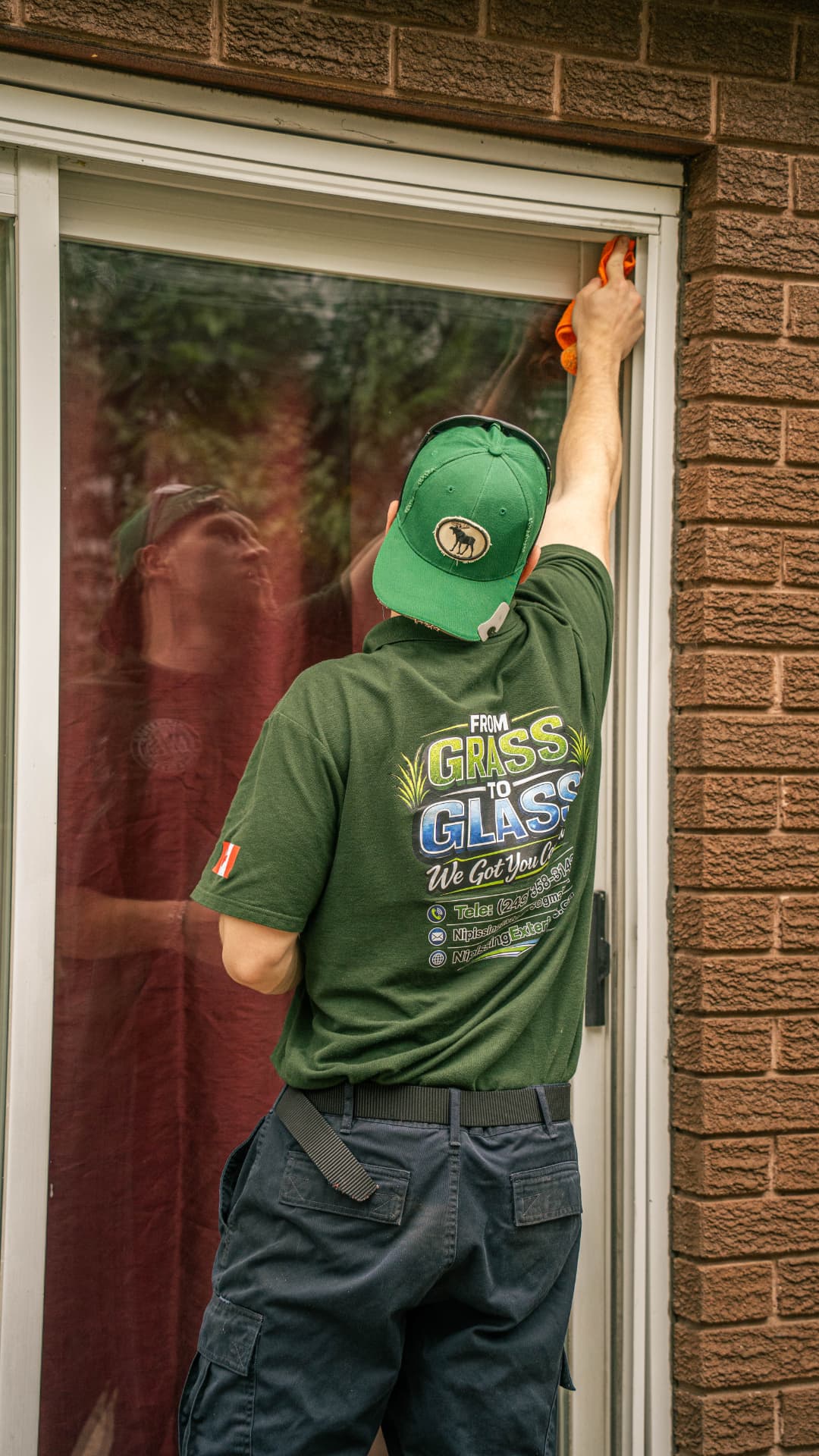Window cleaning — Frames, tracks and glass detailed by hand